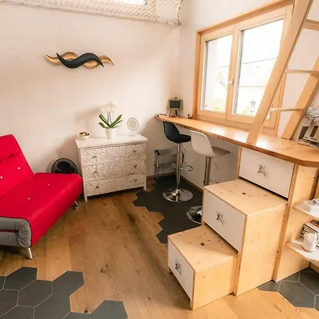 Tiny De L'aigle Apartment Villeret